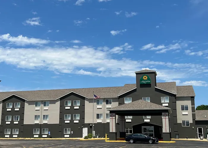 La Quinta Inn & Suites By Wyndham Peru Starved Rock St Park