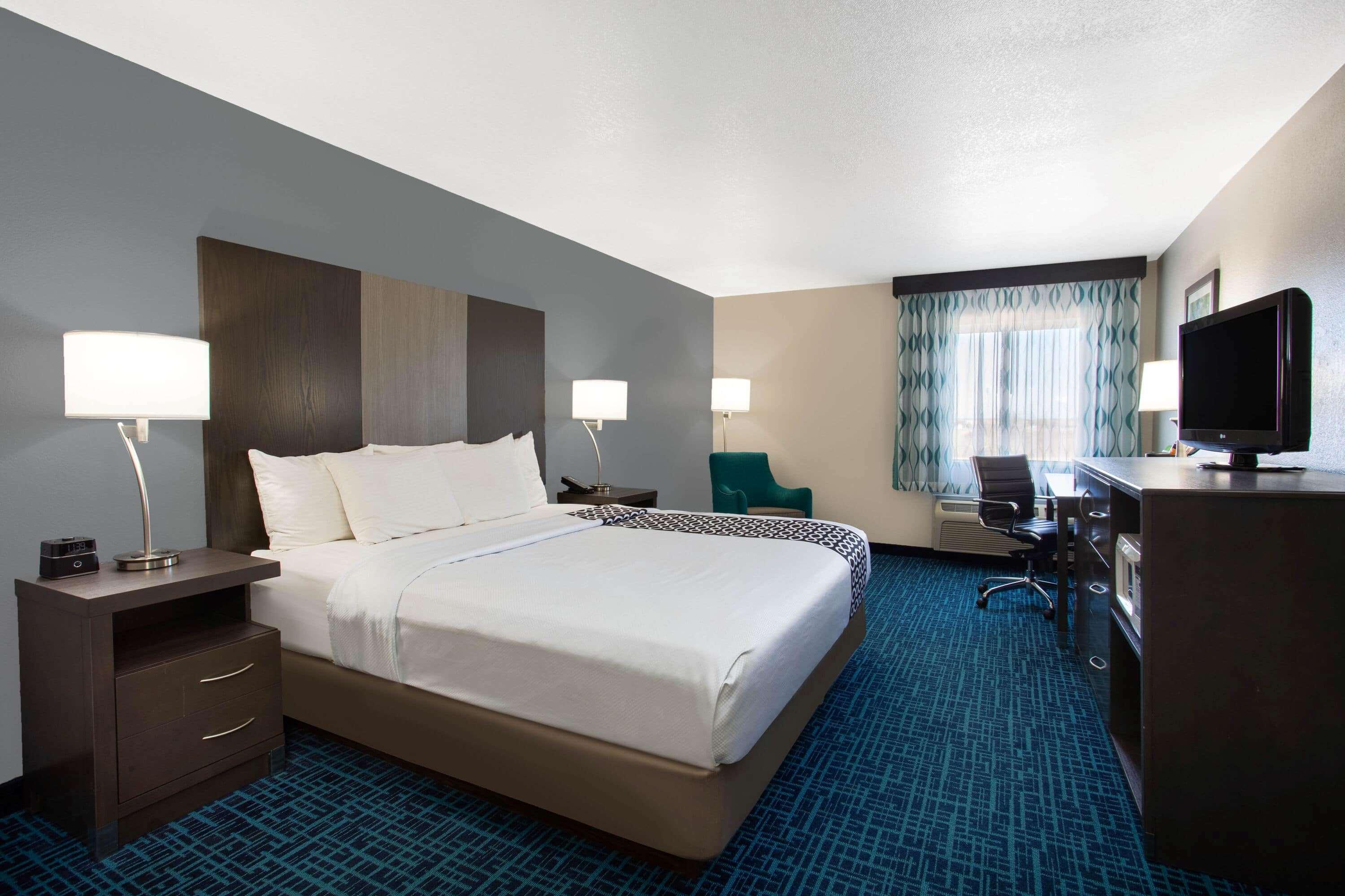 La Quinta & By Wyndham Starved Rock St Park Hotel