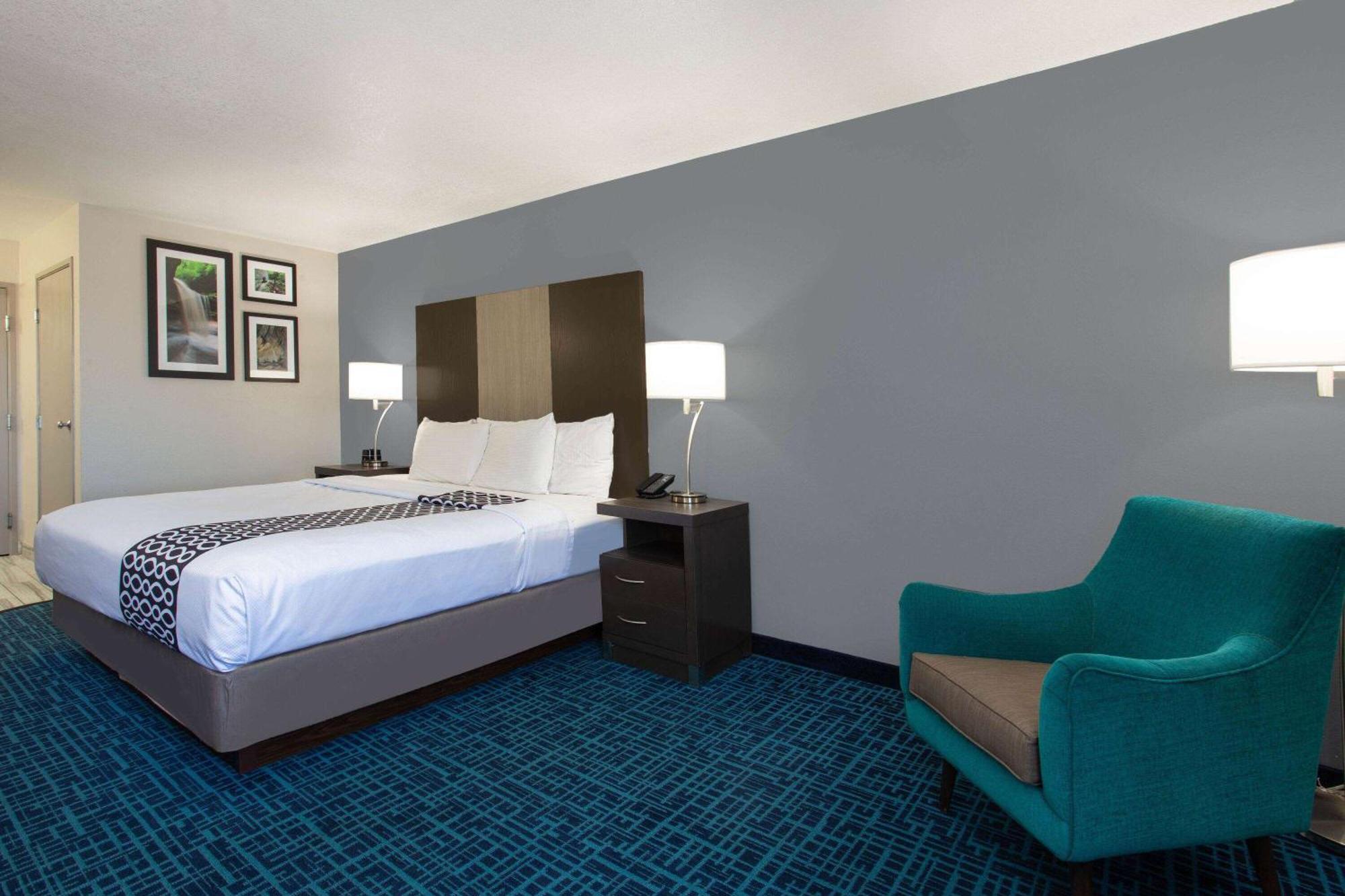 Hotel La Quinta & By Wyndham Starved Rock St Park